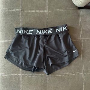 Nike Black Dri-Fit Shorts with Pockets L 🖤